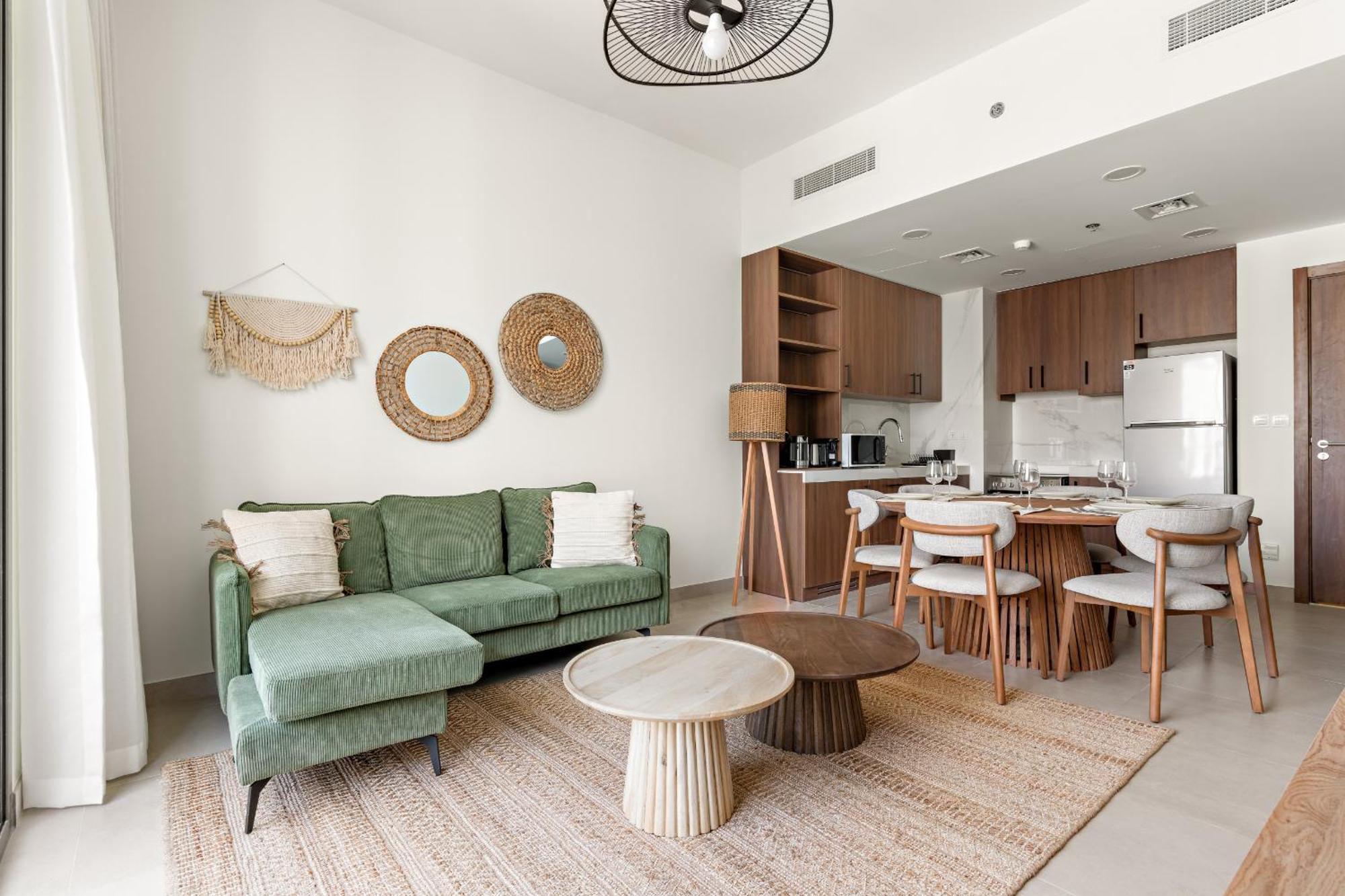 Apartment Vayk - Modern 2br With Pool View In Town Square